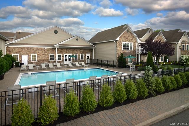 2200 Dolphin Lane # 1416, Holbrook, NY 11741