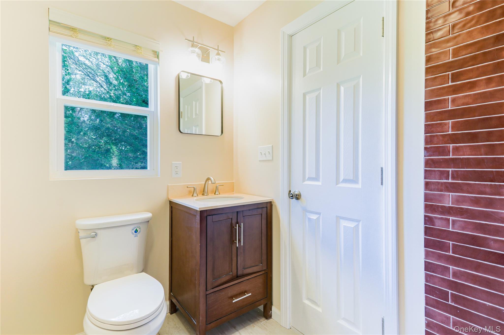 12 14th Street, Wading River, NY 11792