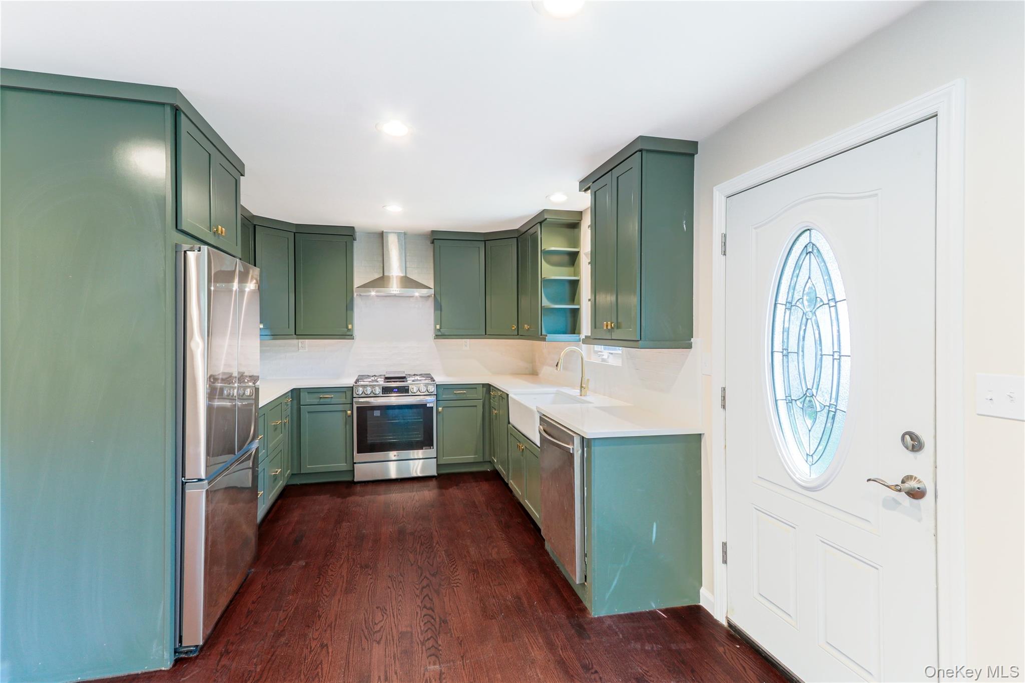 12 14th Street, Wading River, NY 11792