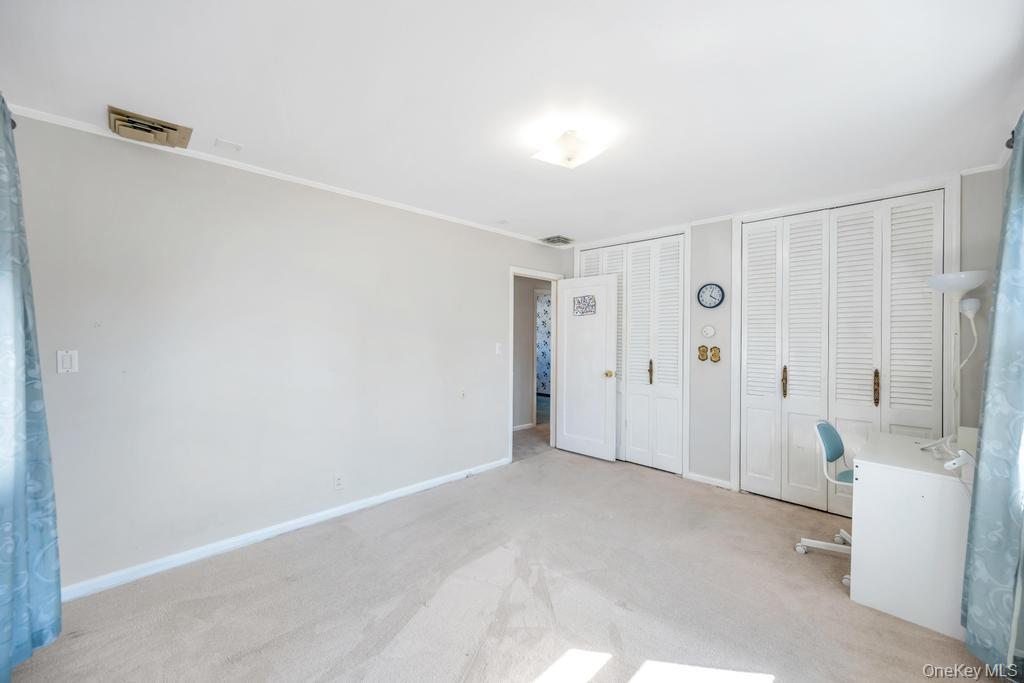 885 Downing Road, Valley Stream, NY 11580