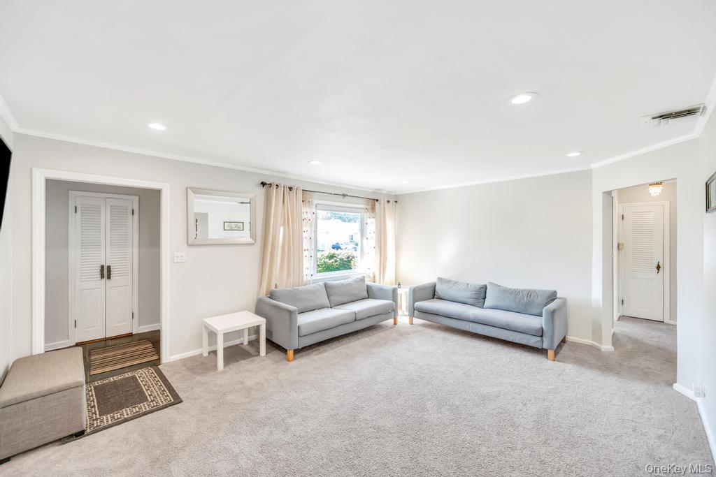 885 Downing Road, Valley Stream, NY 11580