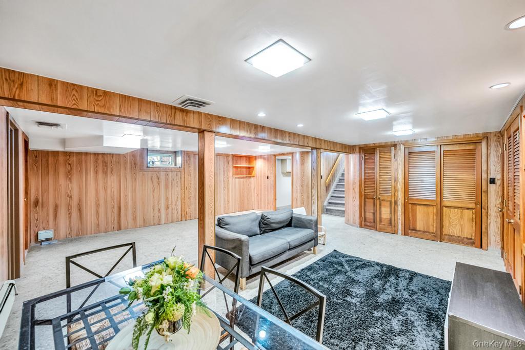 885 Downing Road, Valley Stream, NY 11580