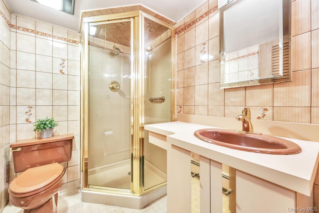 885 Downing Road, Valley Stream, NY 11580