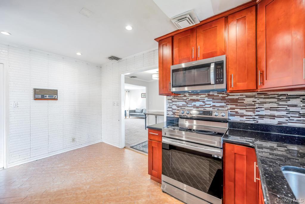 885 Downing Road, Valley Stream, NY 11580