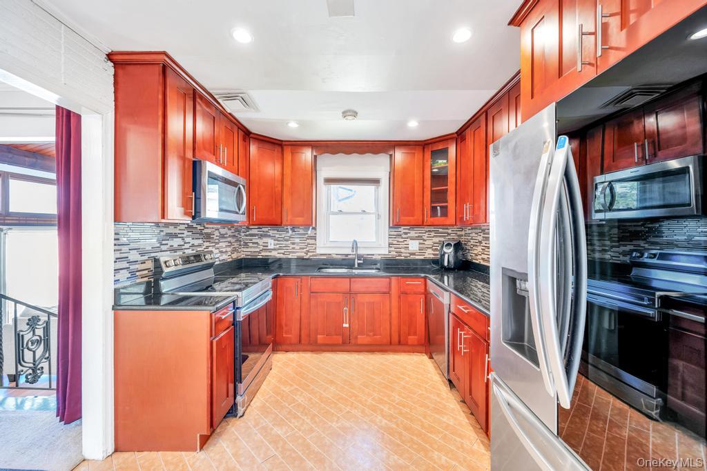 885 Downing Road, Valley Stream, NY 11580