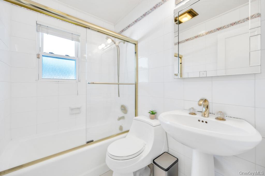 885 Downing Road, Valley Stream, NY 11580