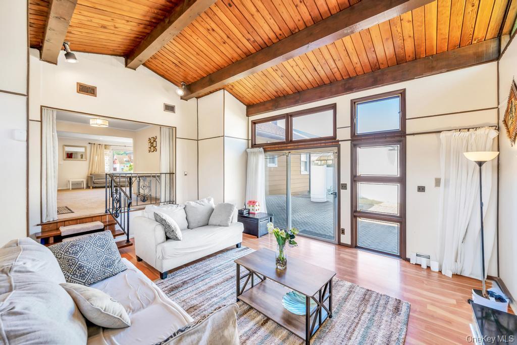 885 Downing Road, Valley Stream, NY 11580