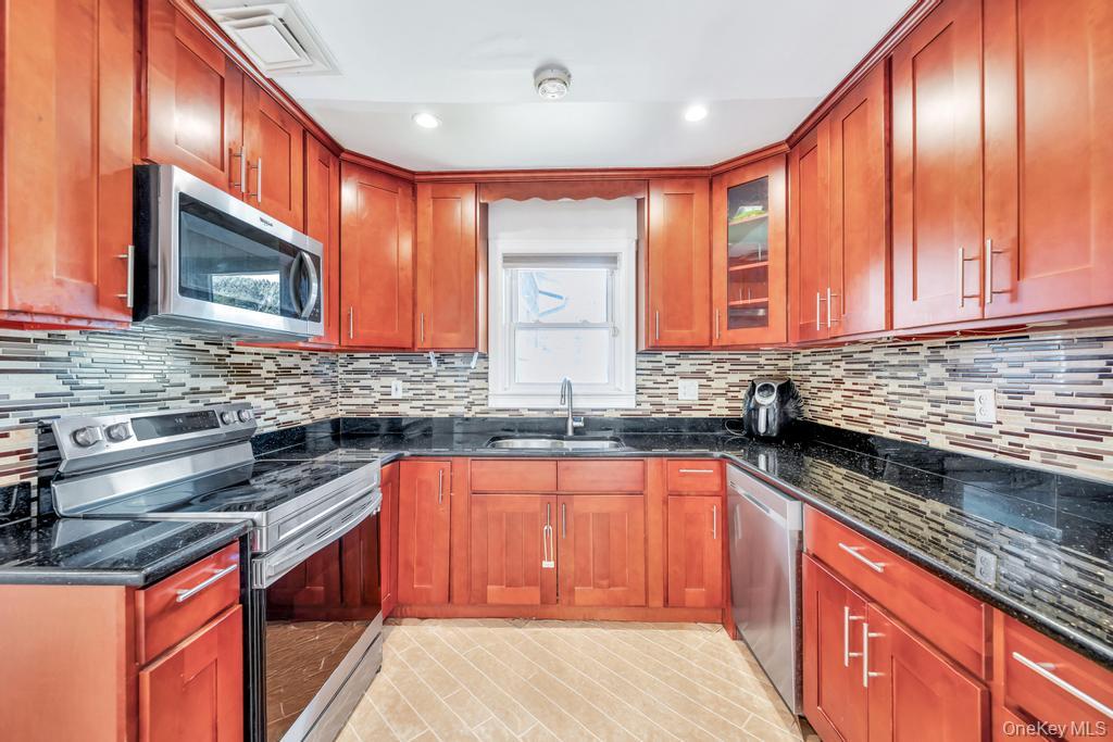 885 Downing Road, Valley Stream, NY 11580