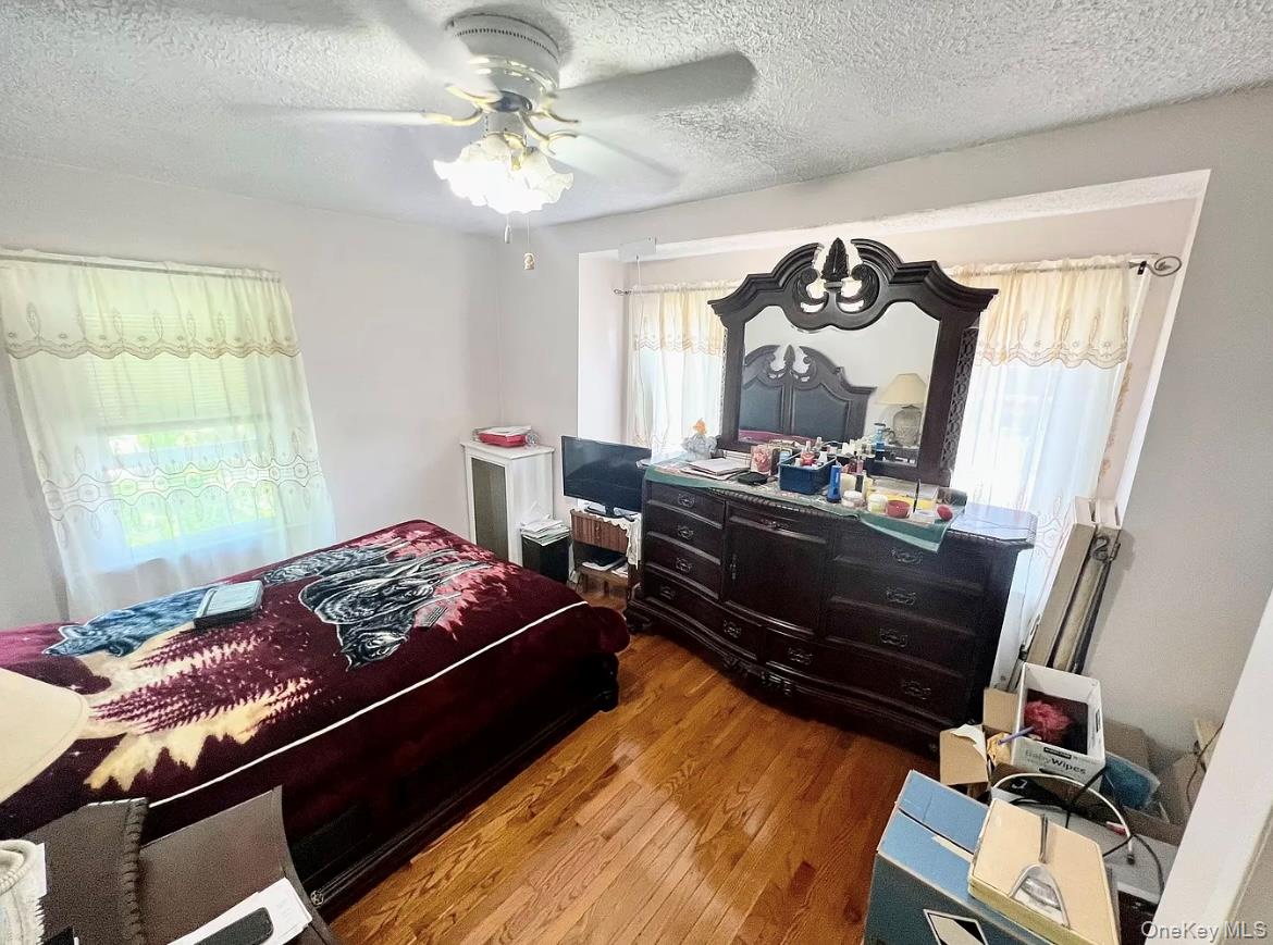 19027 109th Road, Saint Albans, NY 11412