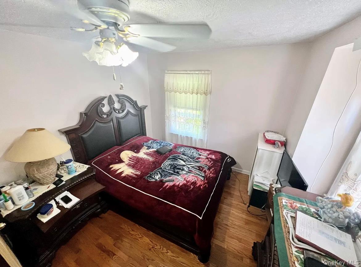 19027 109th Road, Saint Albans, NY 11412