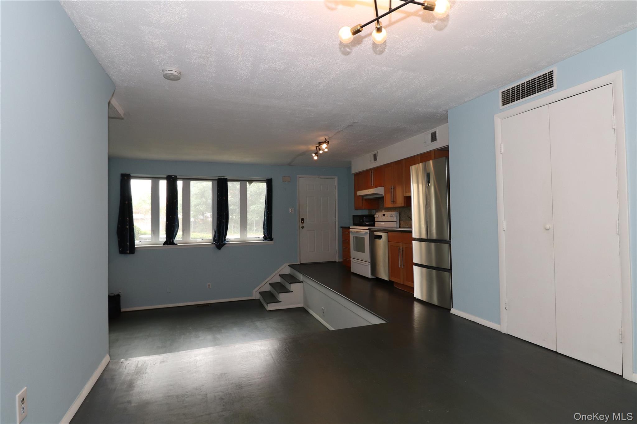 200 Hilton Avenue # 55, Hempstead, NY 11550