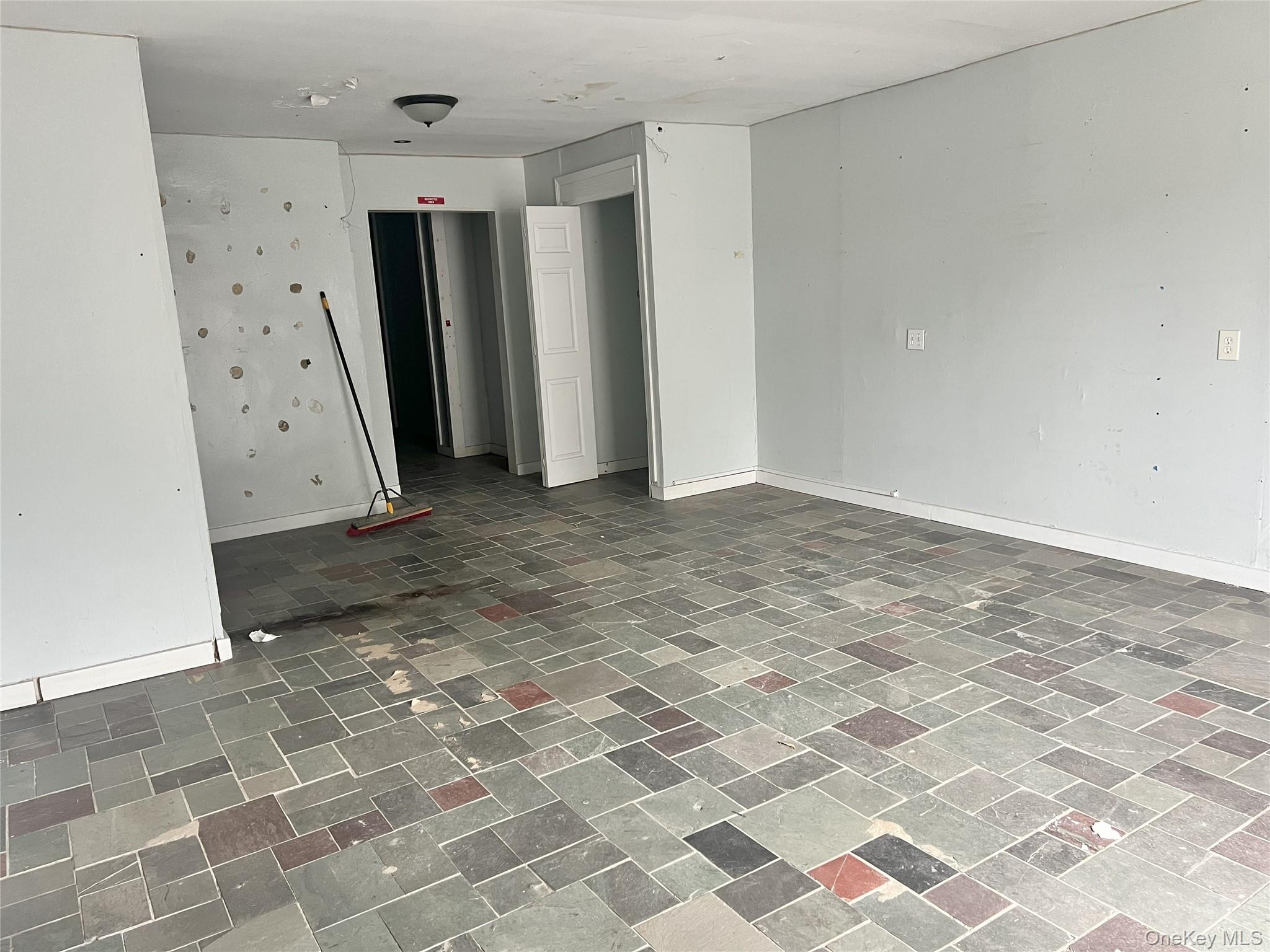 35 Tuckahoe Road, Yonkers, NY 10710