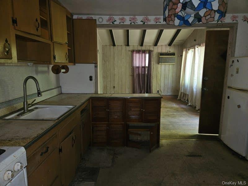 51 Shore Road, Hampton Bays, NY 11946