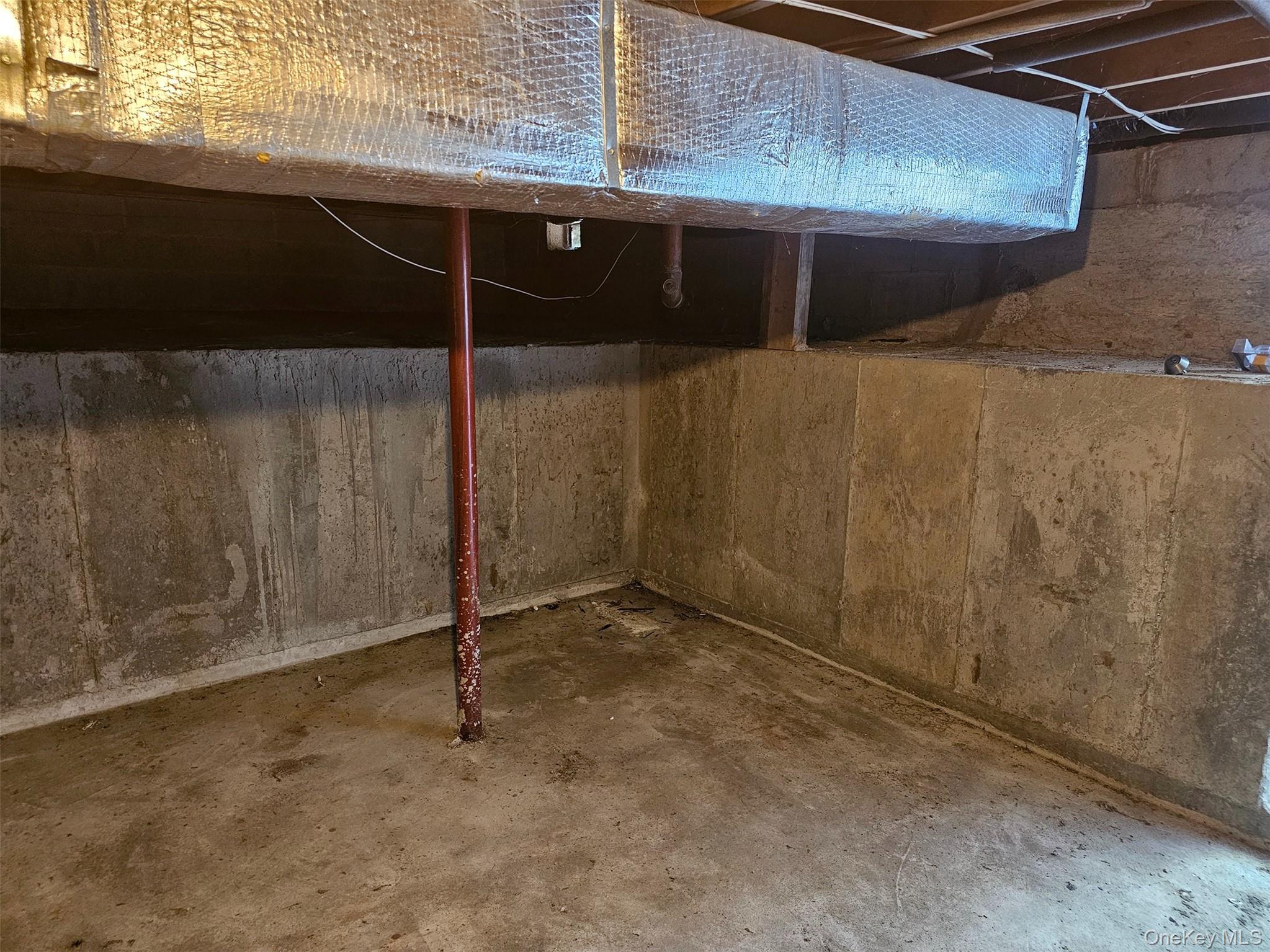 51 Shore Road, Hampton Bays, NY 11946