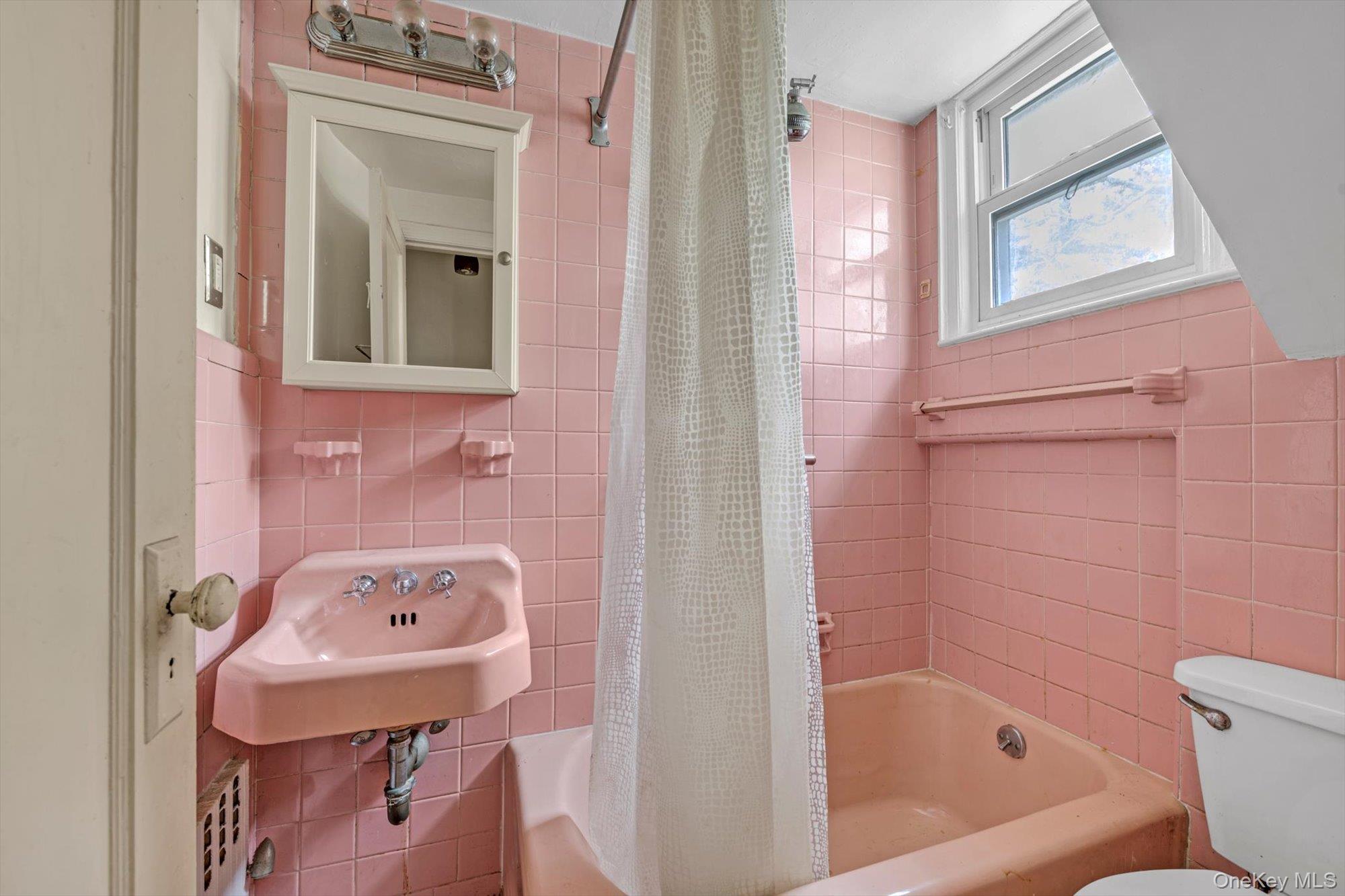 1906 Edenwald Avenue, Bronx, NY 10466