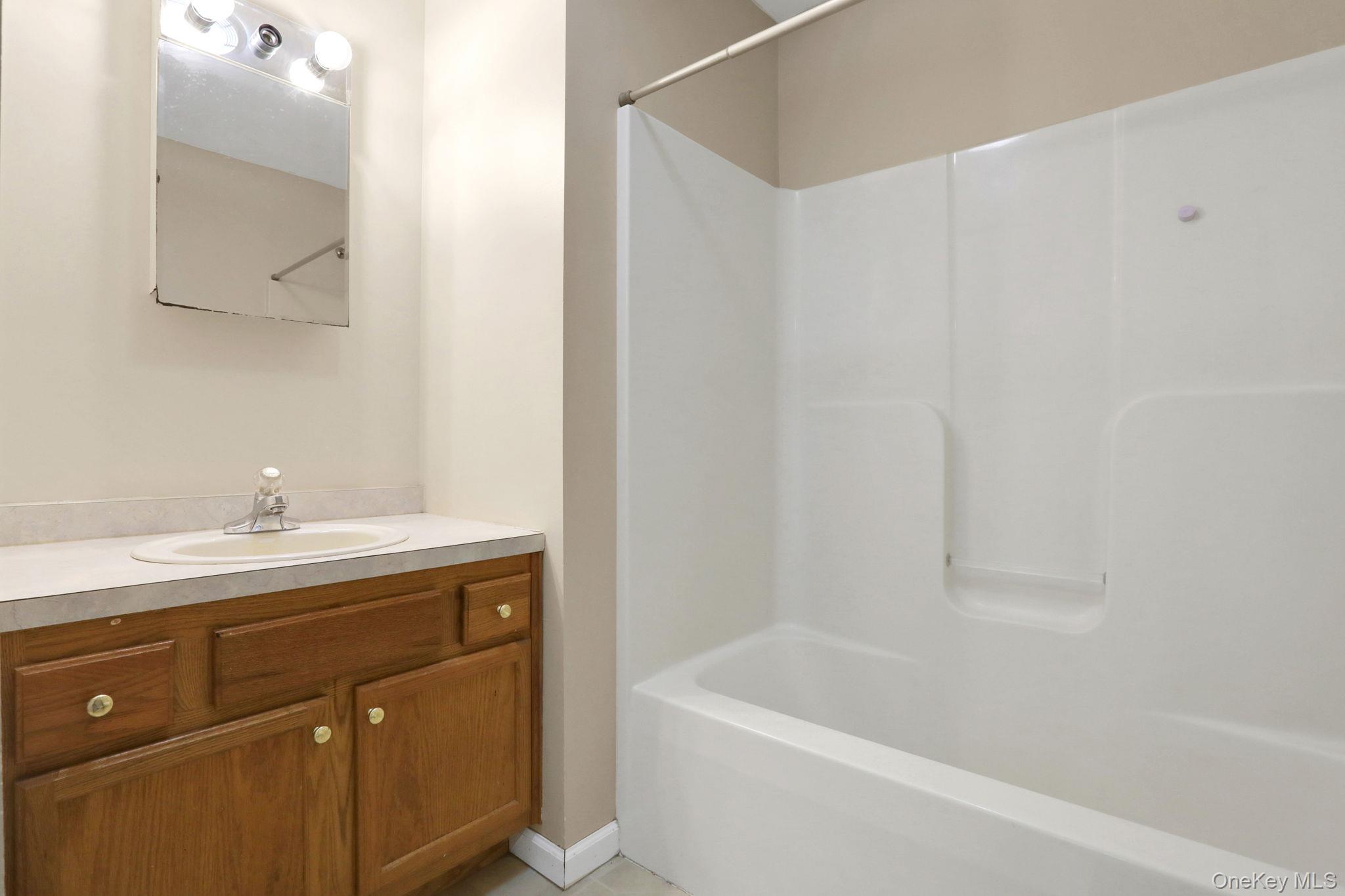 10 Lairds Court, Cairo, NY 12413