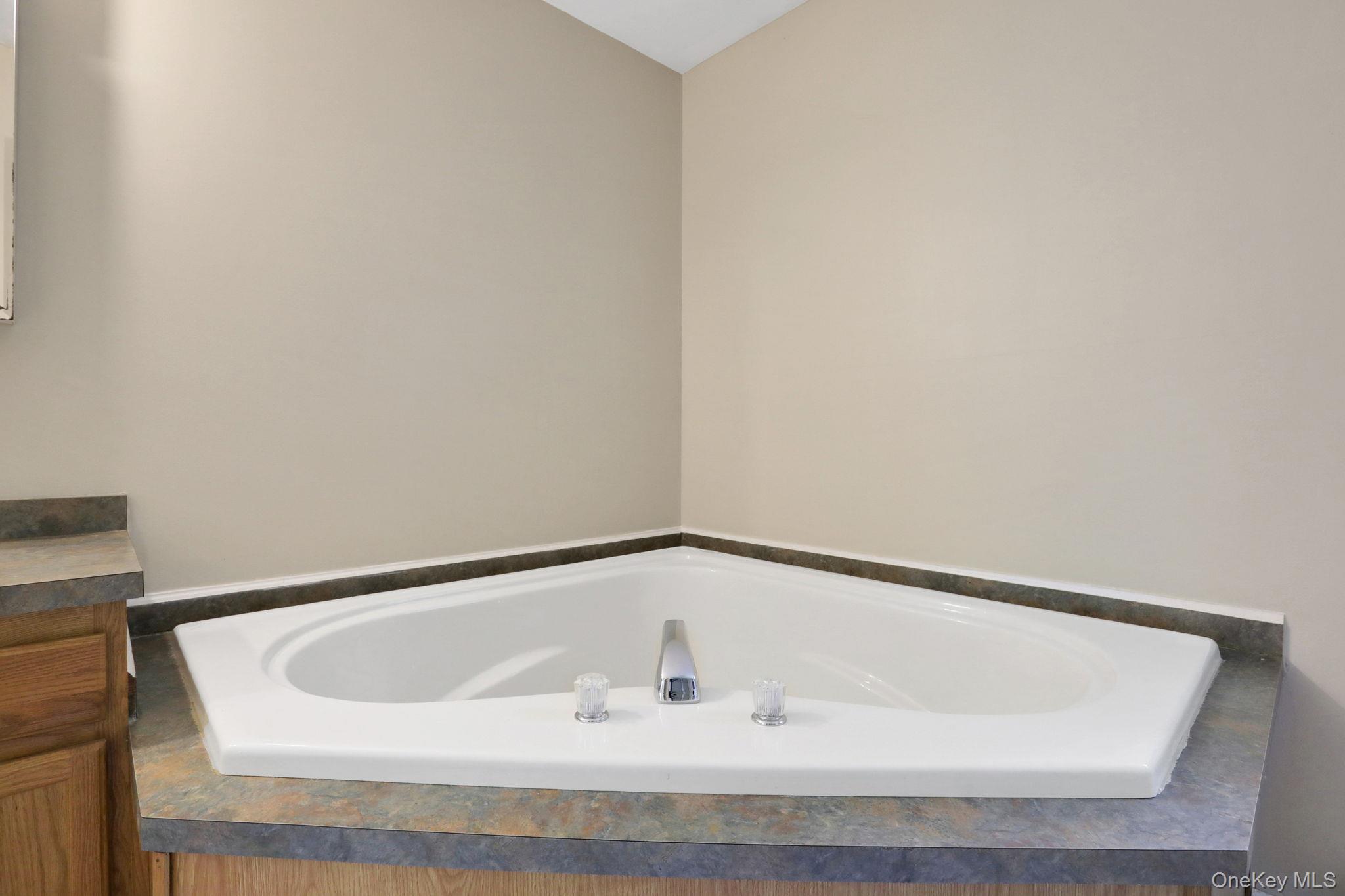 10 Lairds Court, Cairo, NY 12413