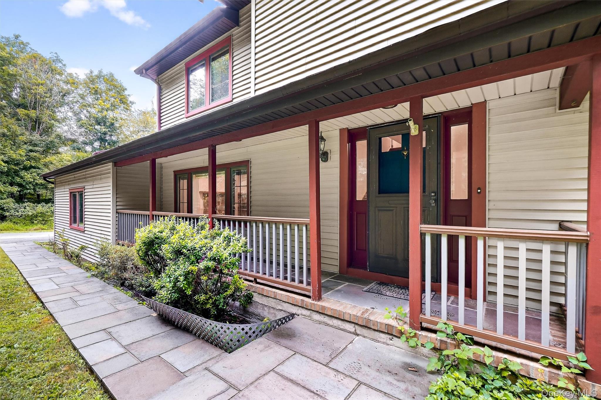 16 Flag Lane, Campbell Hall, NY 10916