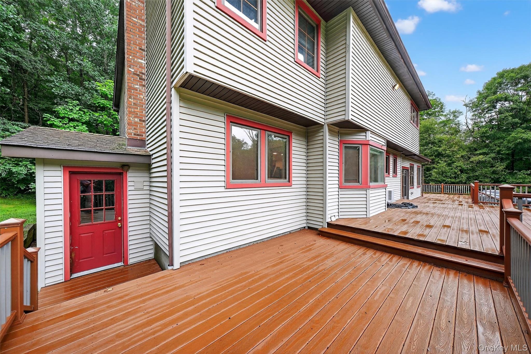 16 Flag Lane, Campbell Hall, NY 10916