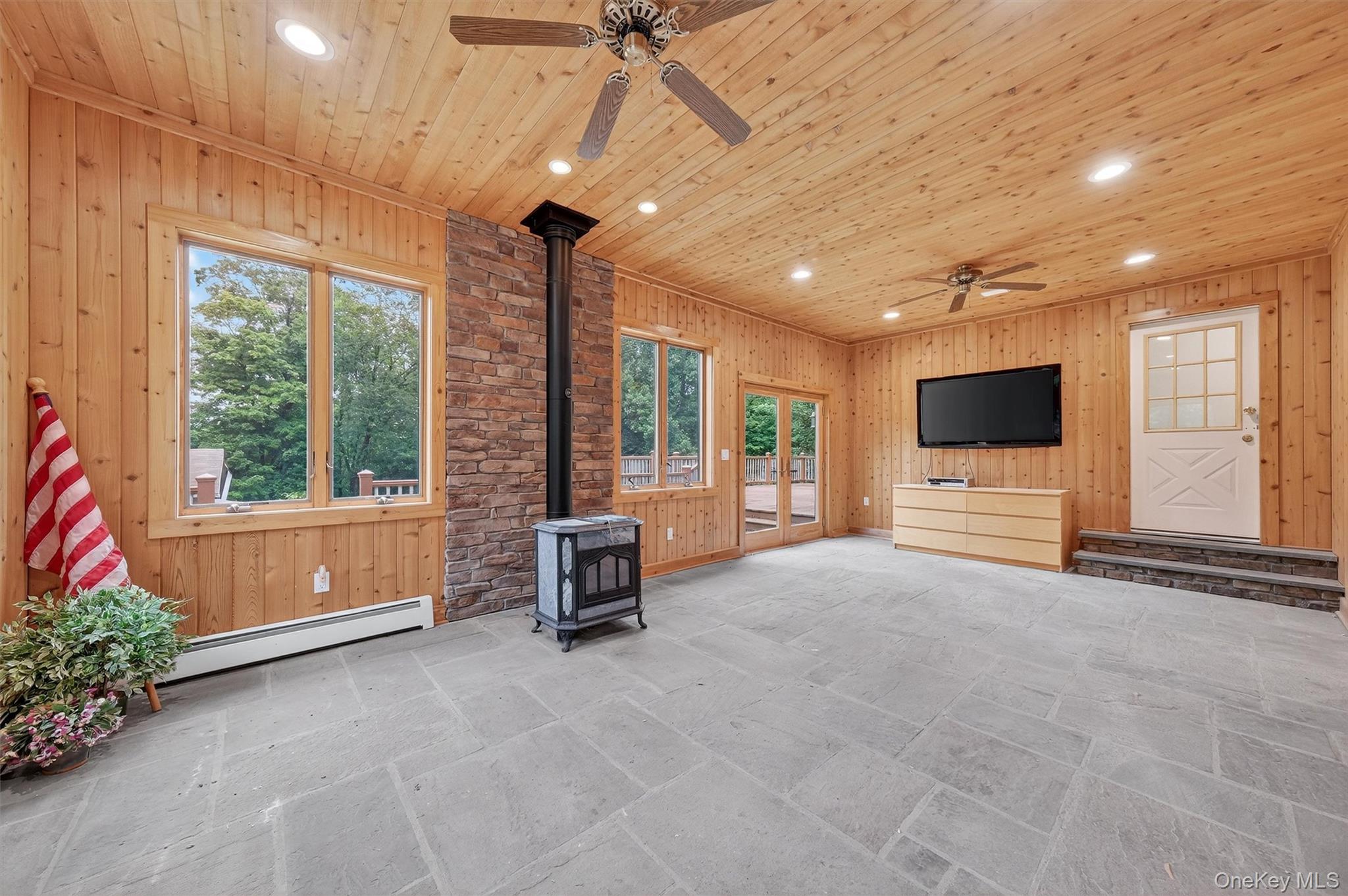 16 Flag Lane, Campbell Hall, NY 10916