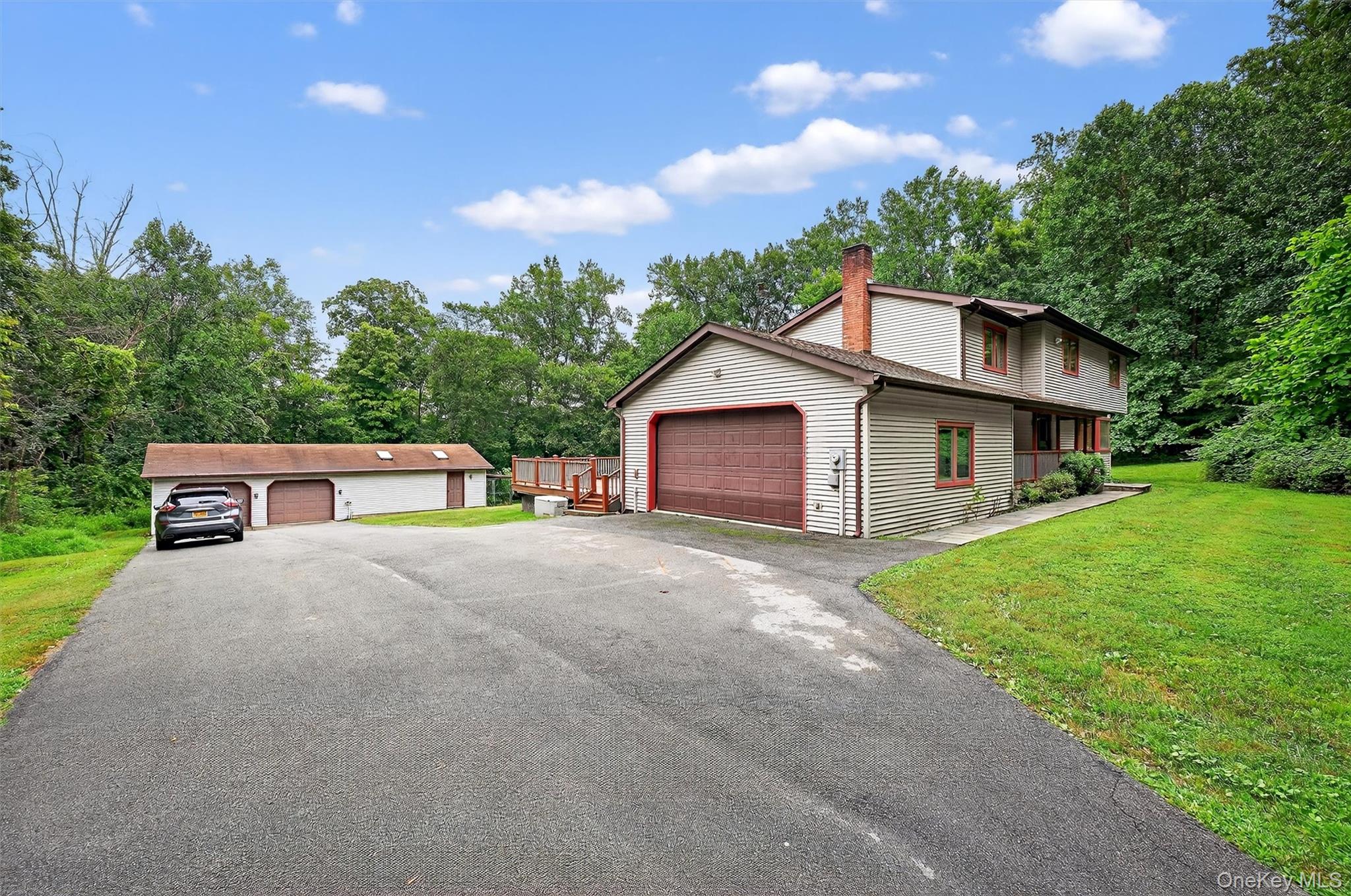 16 Flag Lane, Campbell Hall, NY 10916