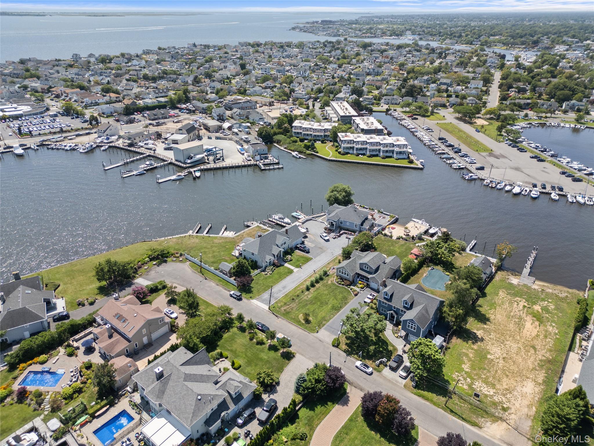 234 W Islip Road, West Islip, NY 11795