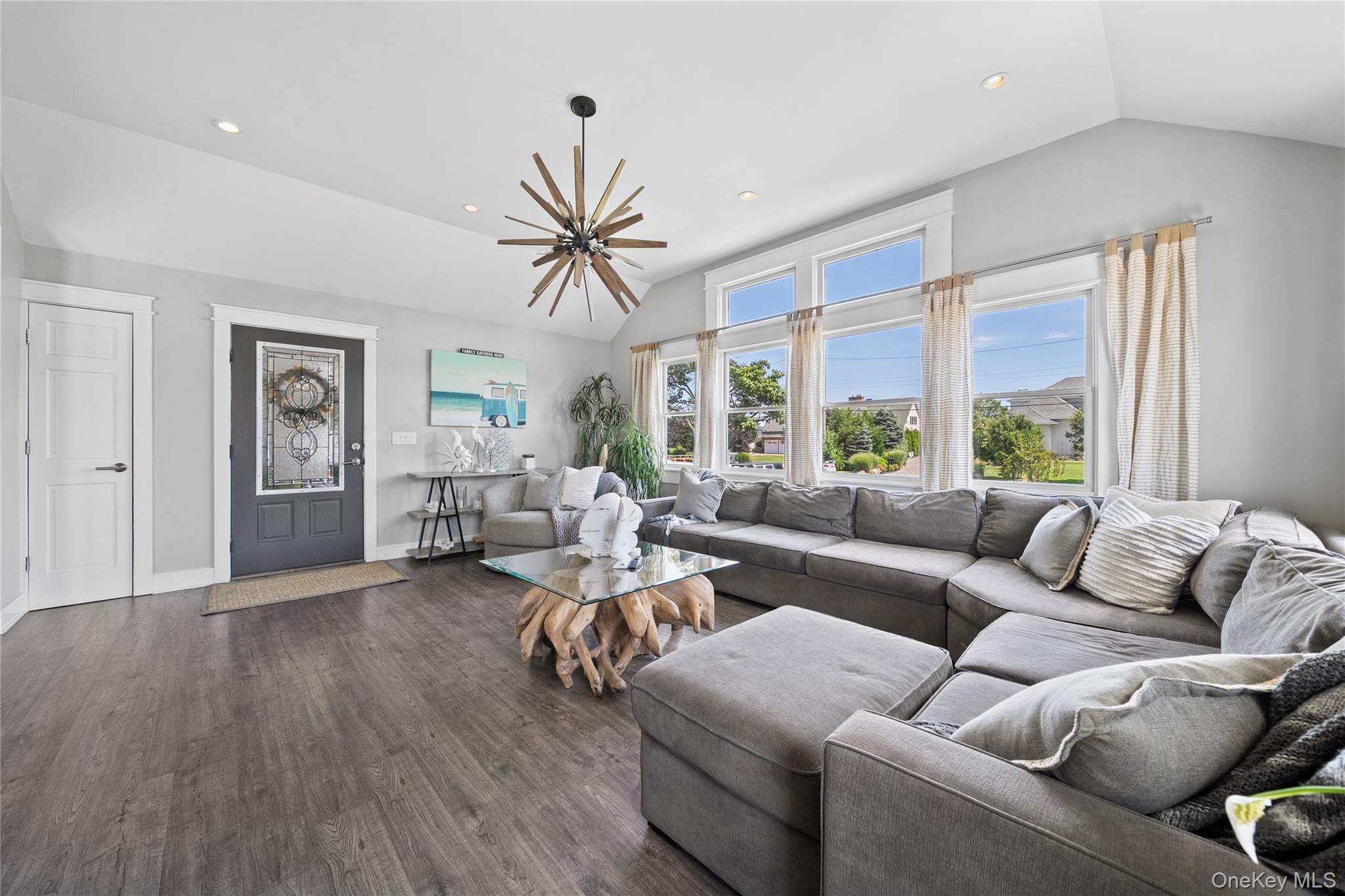 234 W Islip Road, West Islip, NY 11795