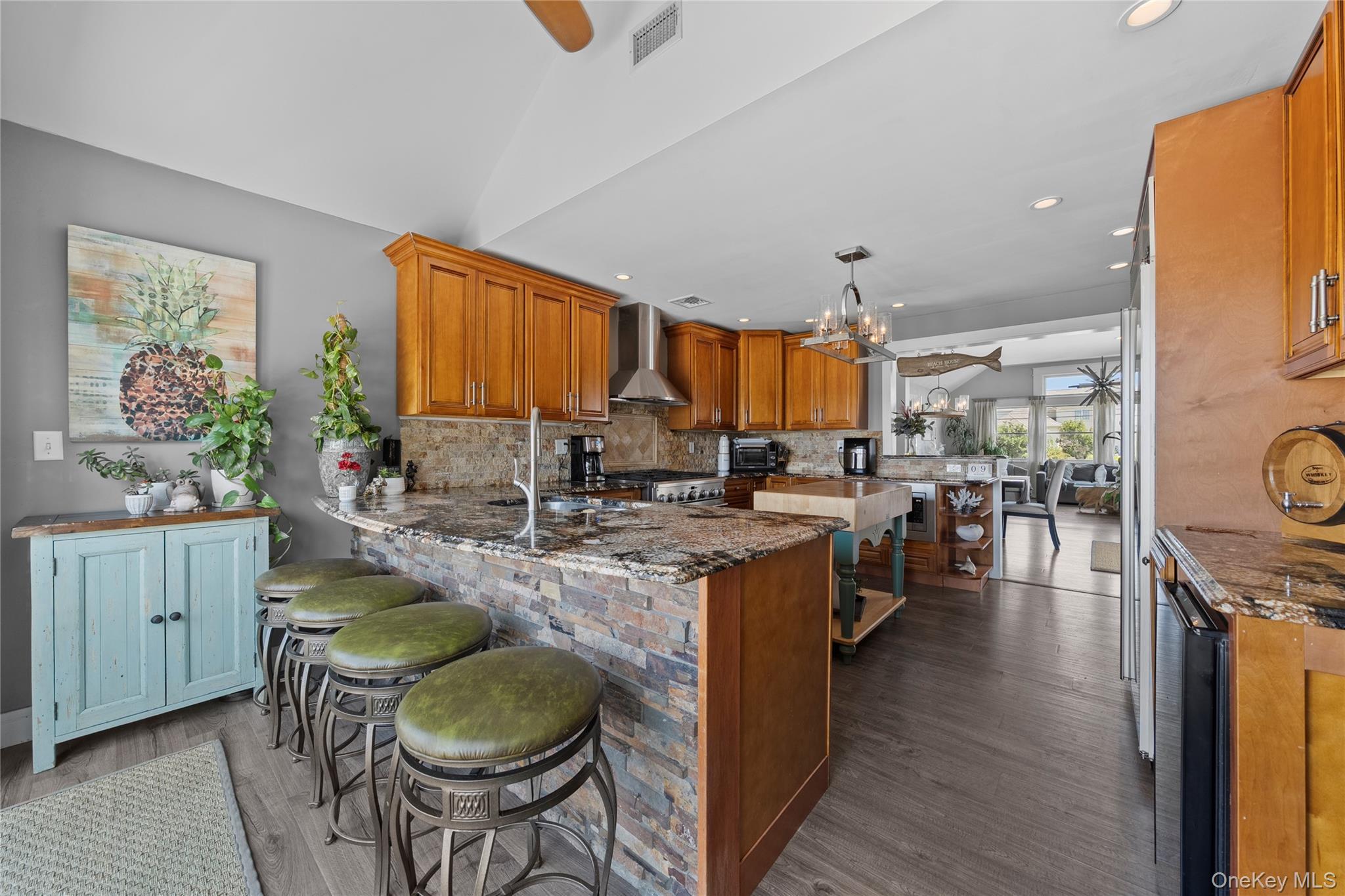 234 W Islip Road, West Islip, NY 11795