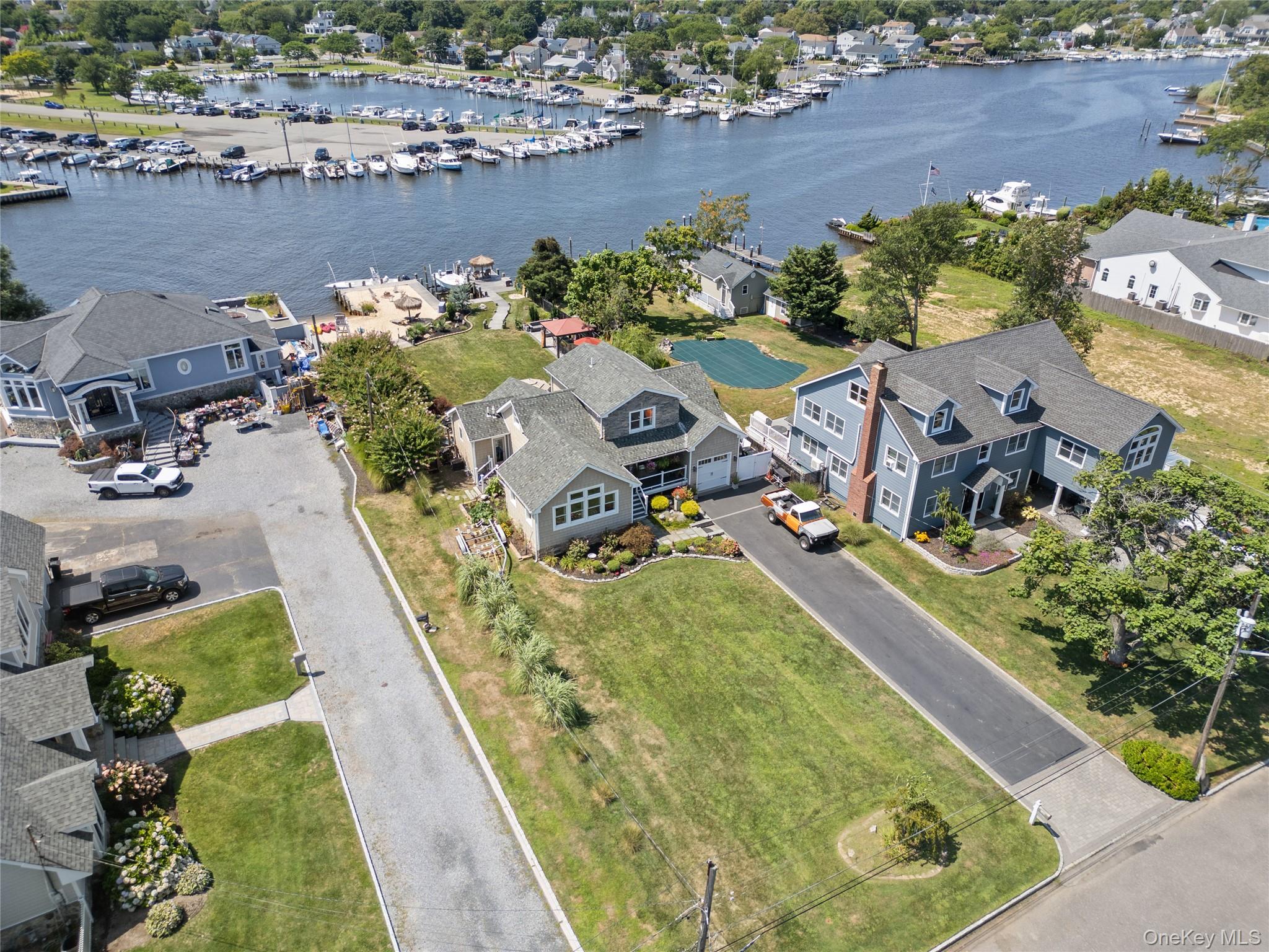 234 W Islip Road, West Islip, NY 11795