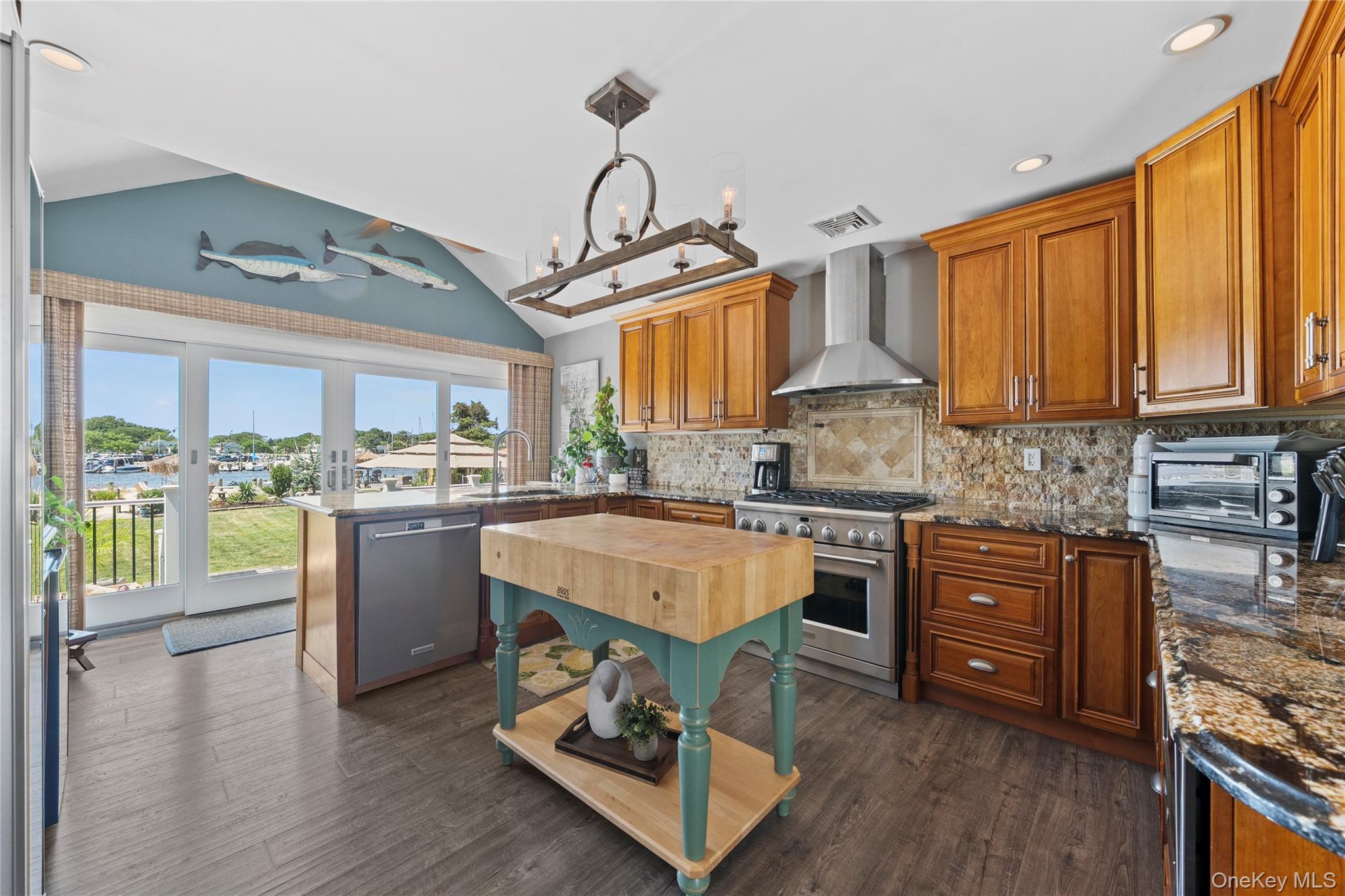 234 W Islip Road, West Islip, NY 11795