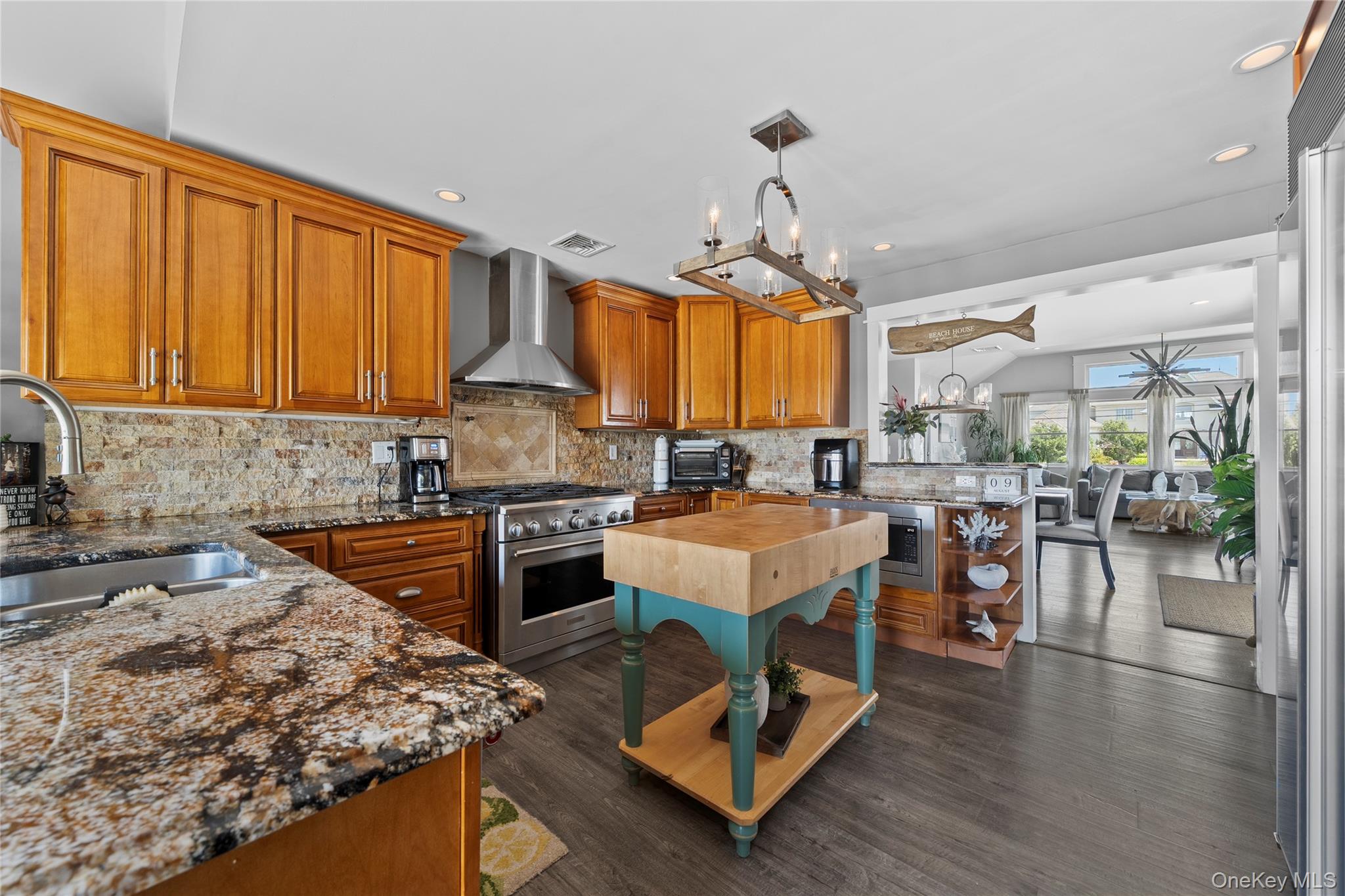 234 W Islip Road, West Islip, NY 11795