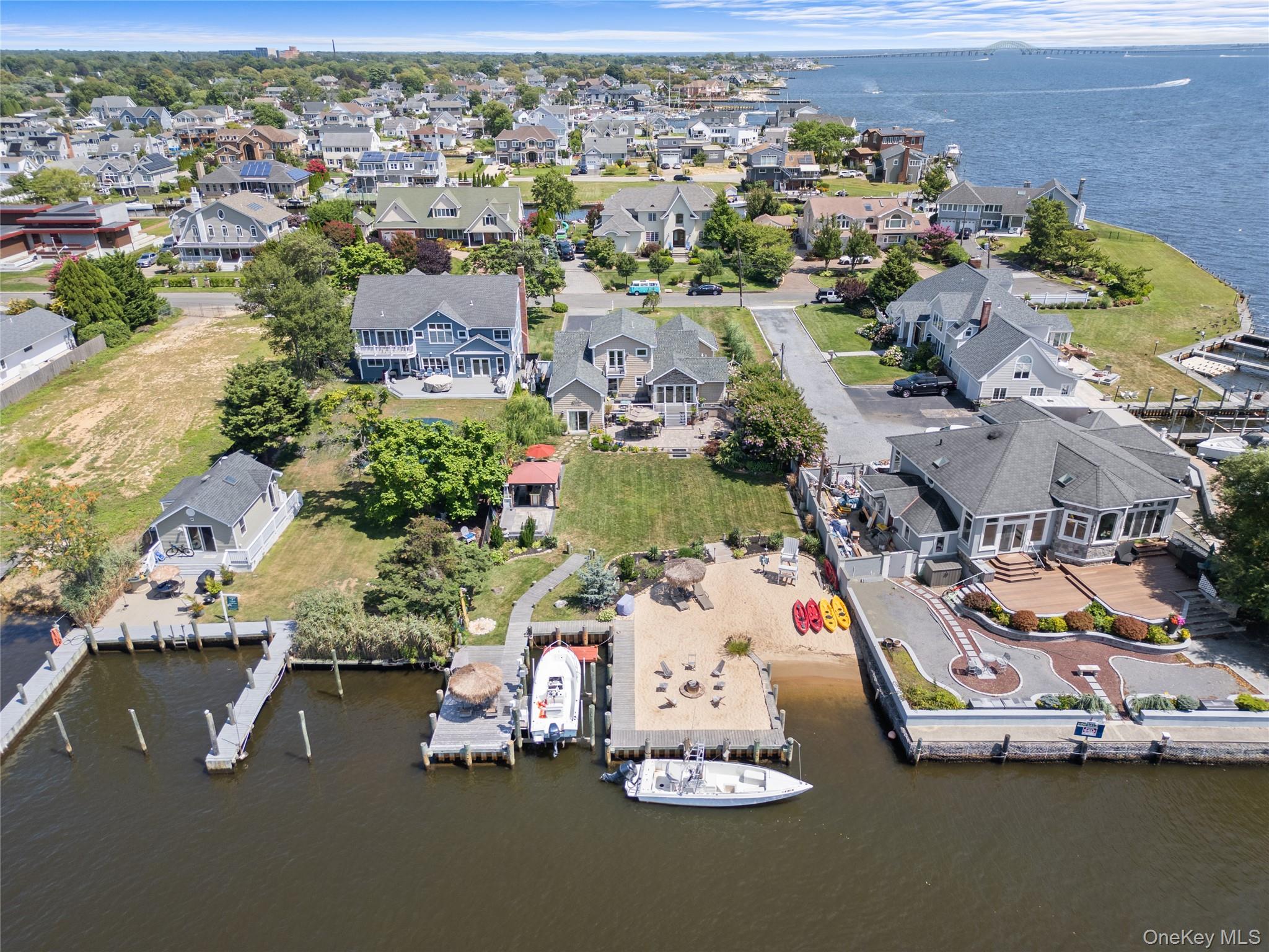 234 W Islip Road, West Islip, NY 11795