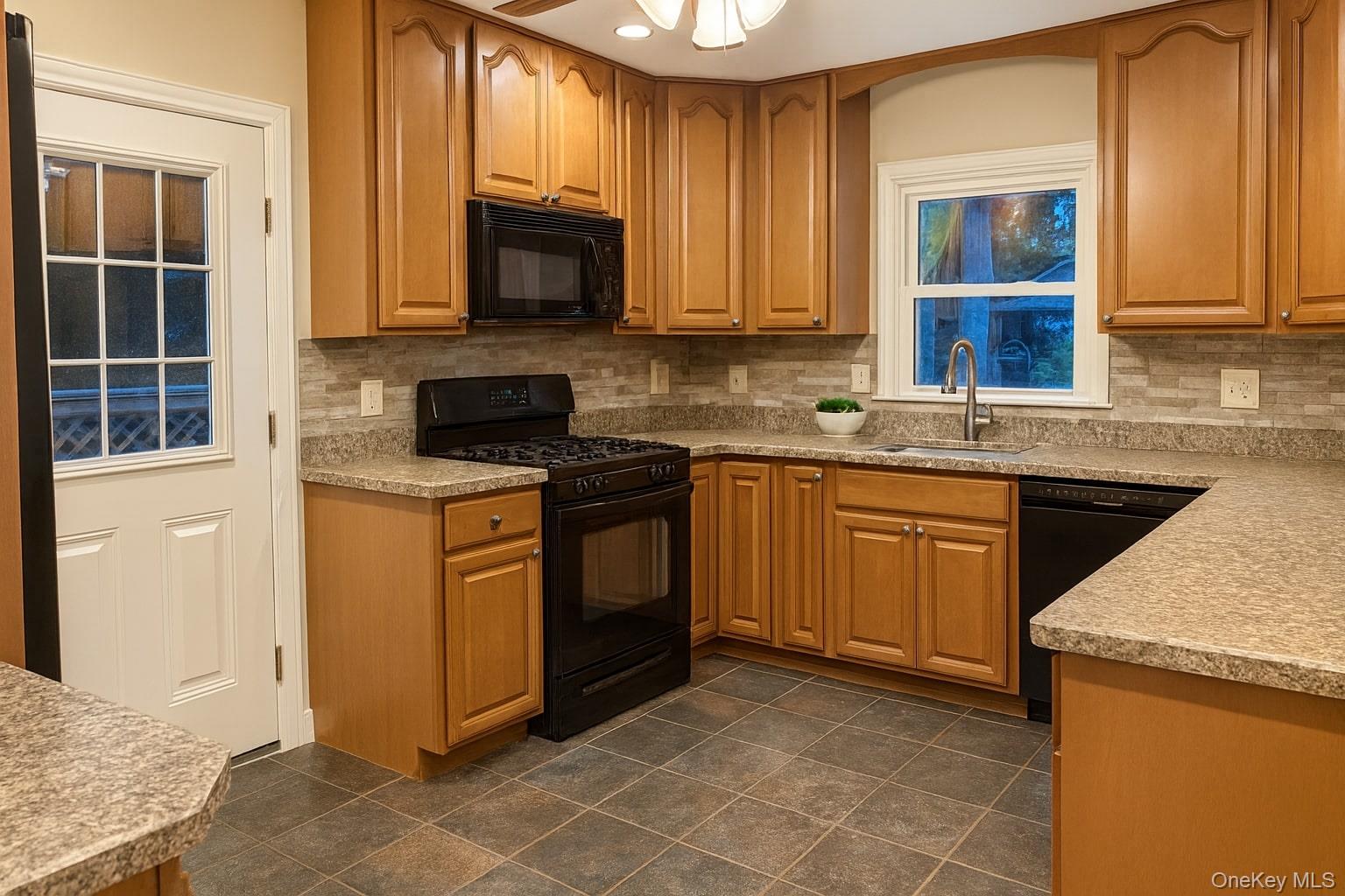 870 Horton Avenue, Mattituck, NY 11952