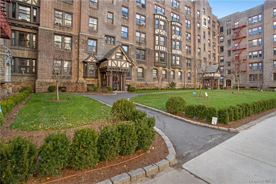 250 Martine Avenue # 2F, White Plains, NY 10601