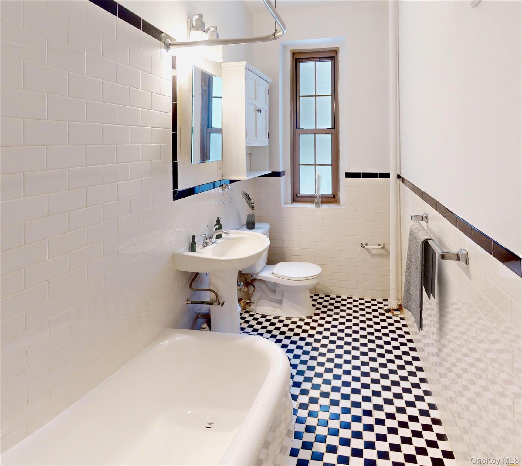 1100 Grand Concourse # 1D, Bronx, NY 10456