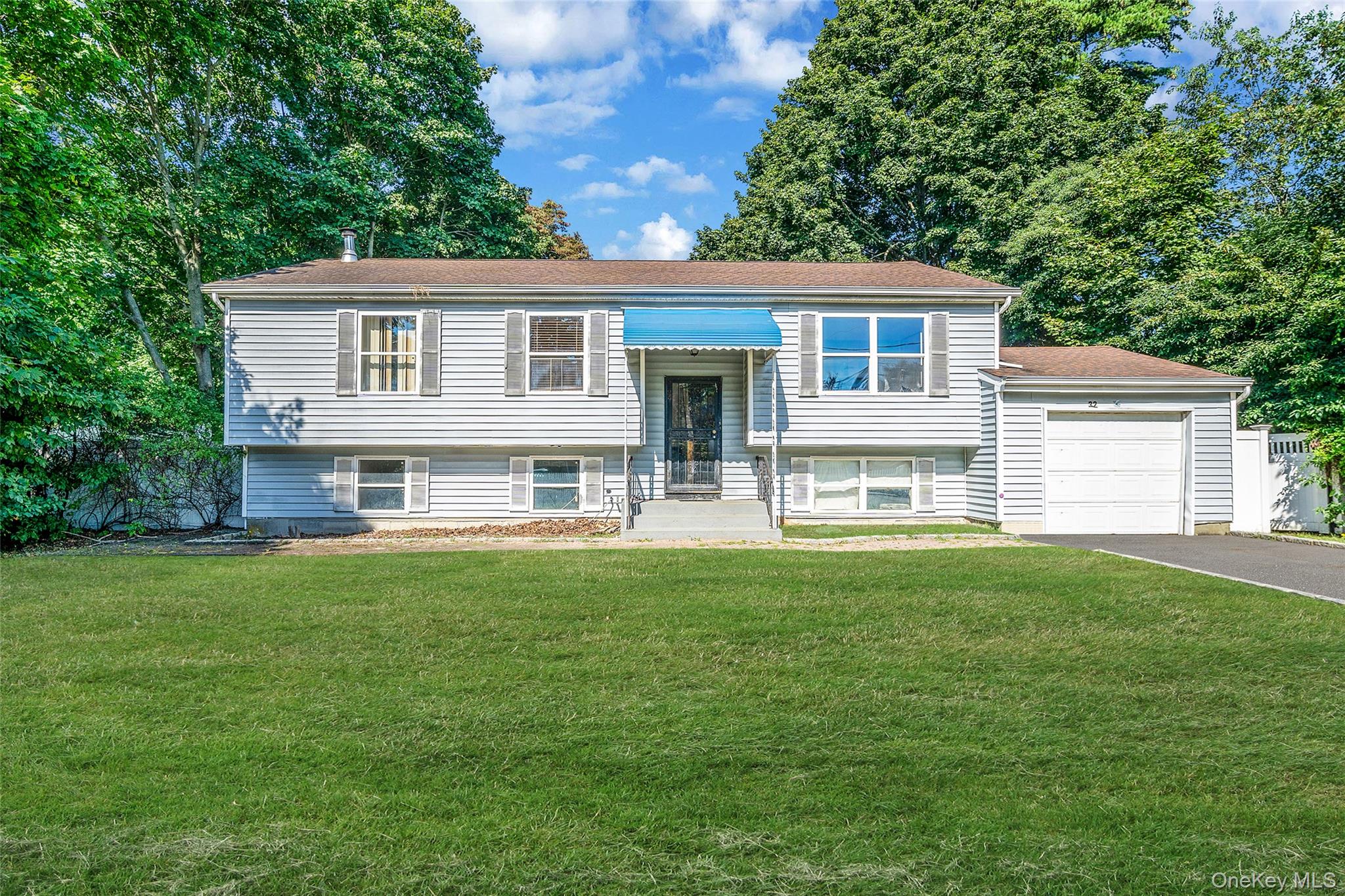 32 Grant Avenue, Brentwood, NY 11717