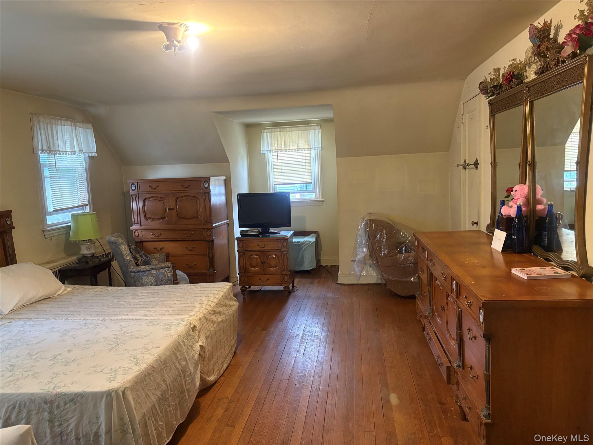 35 W Raymond Avenue, Roosevelt, NY 11575