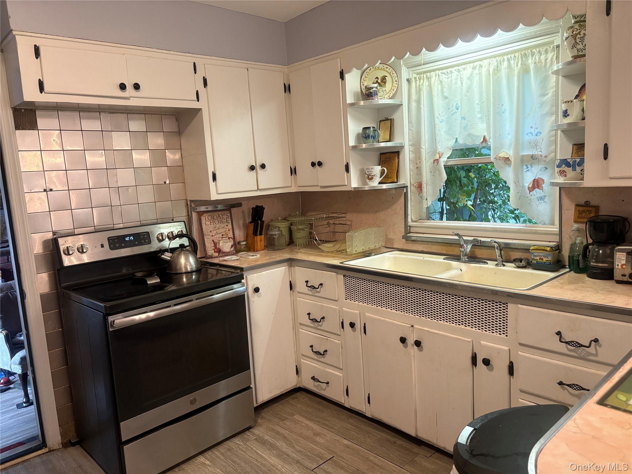 35 W Raymond Avenue, Roosevelt, NY 11575