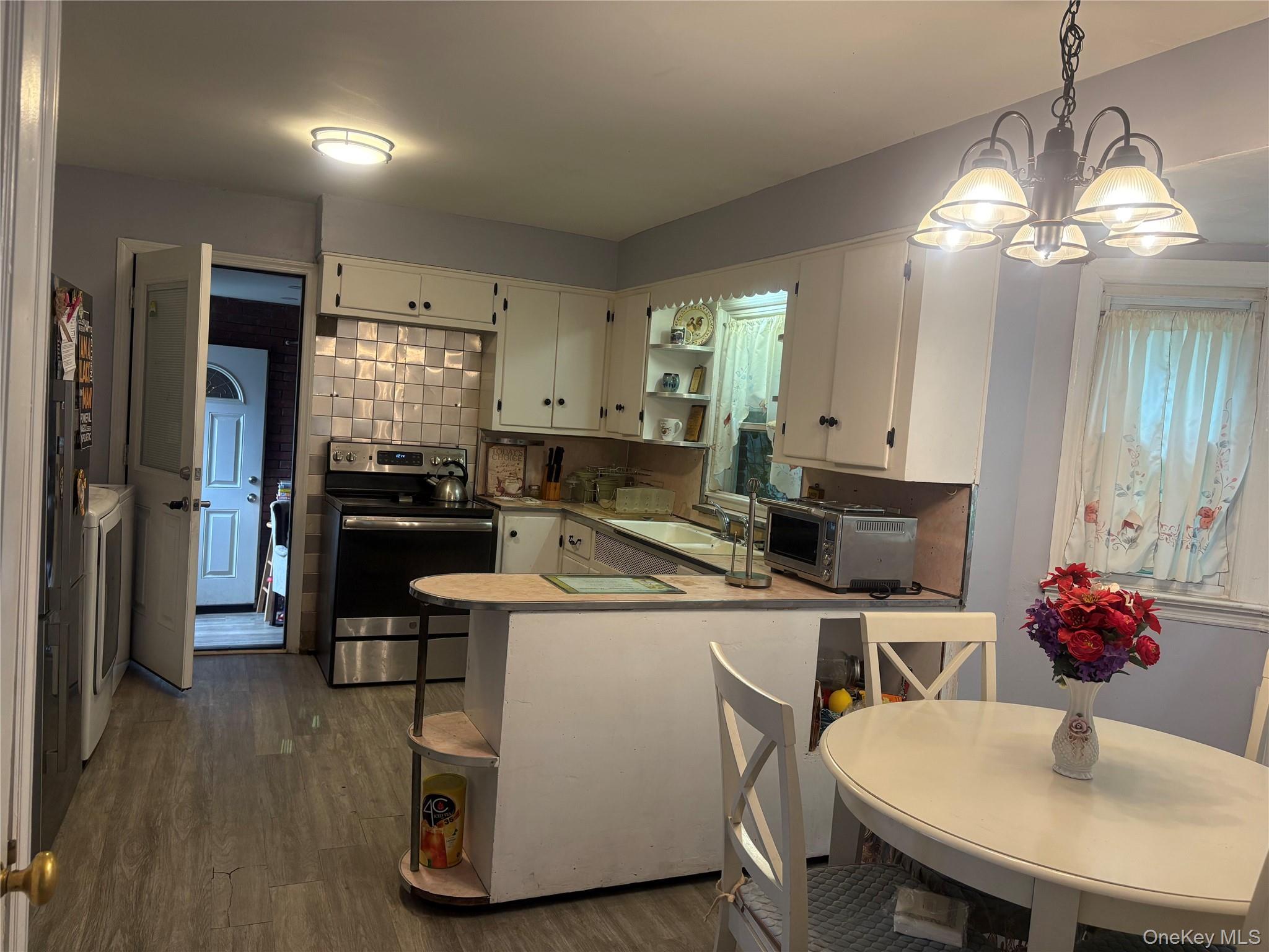 35 W Raymond Avenue, Roosevelt, NY 11575