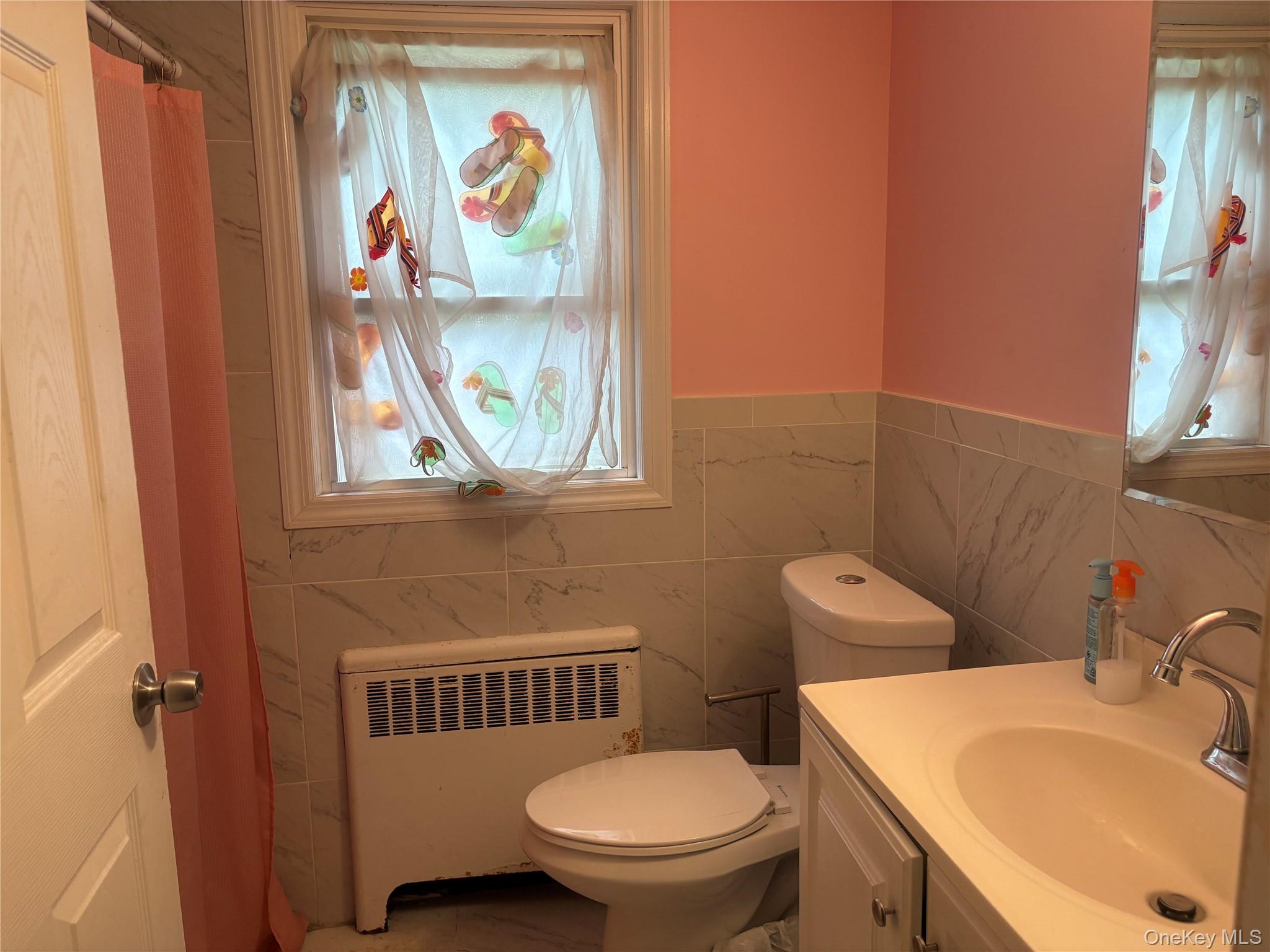 35 W Raymond Avenue, Roosevelt, NY 11575