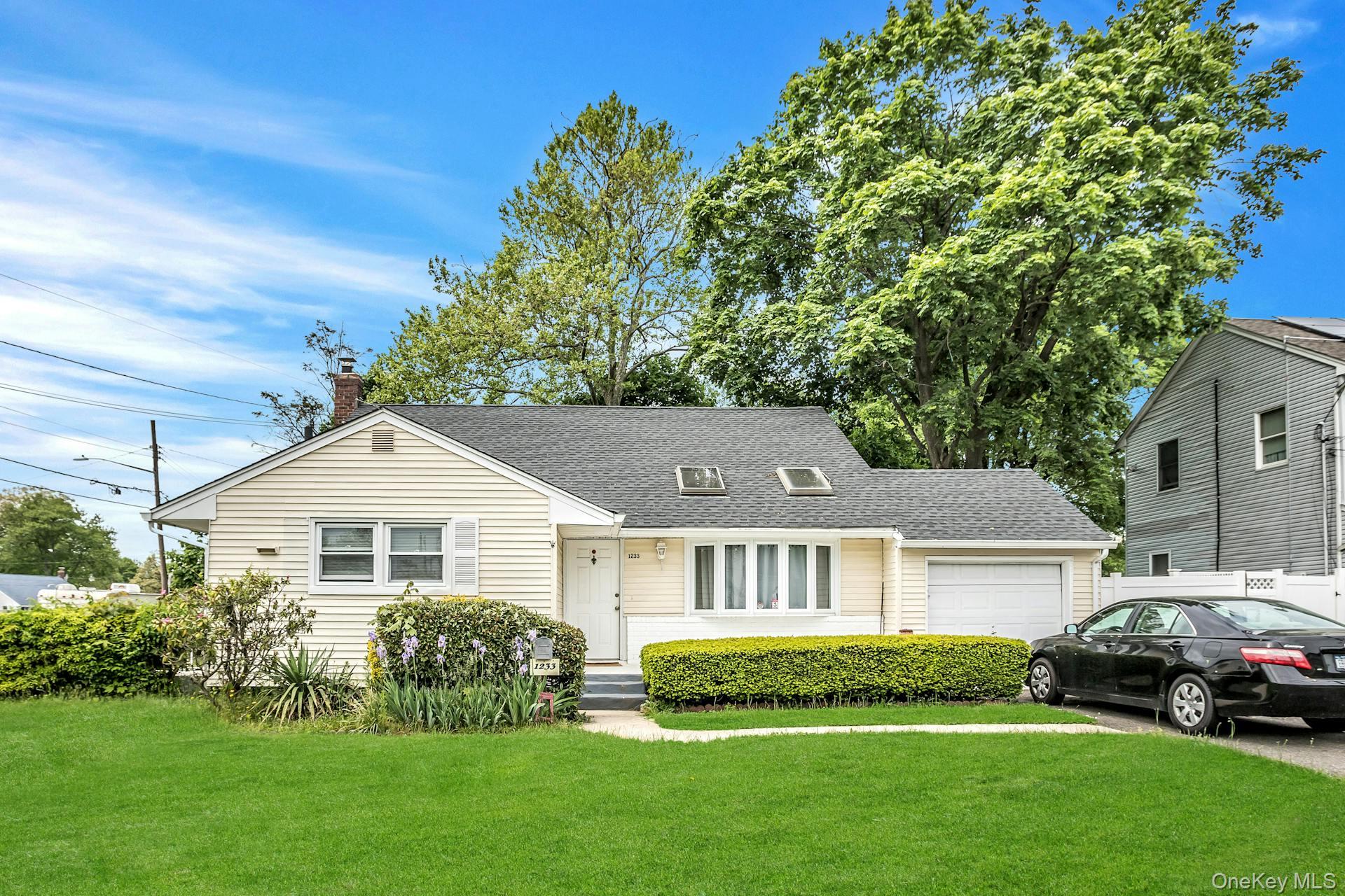 1233 August Road, North Babylon, NY 11703