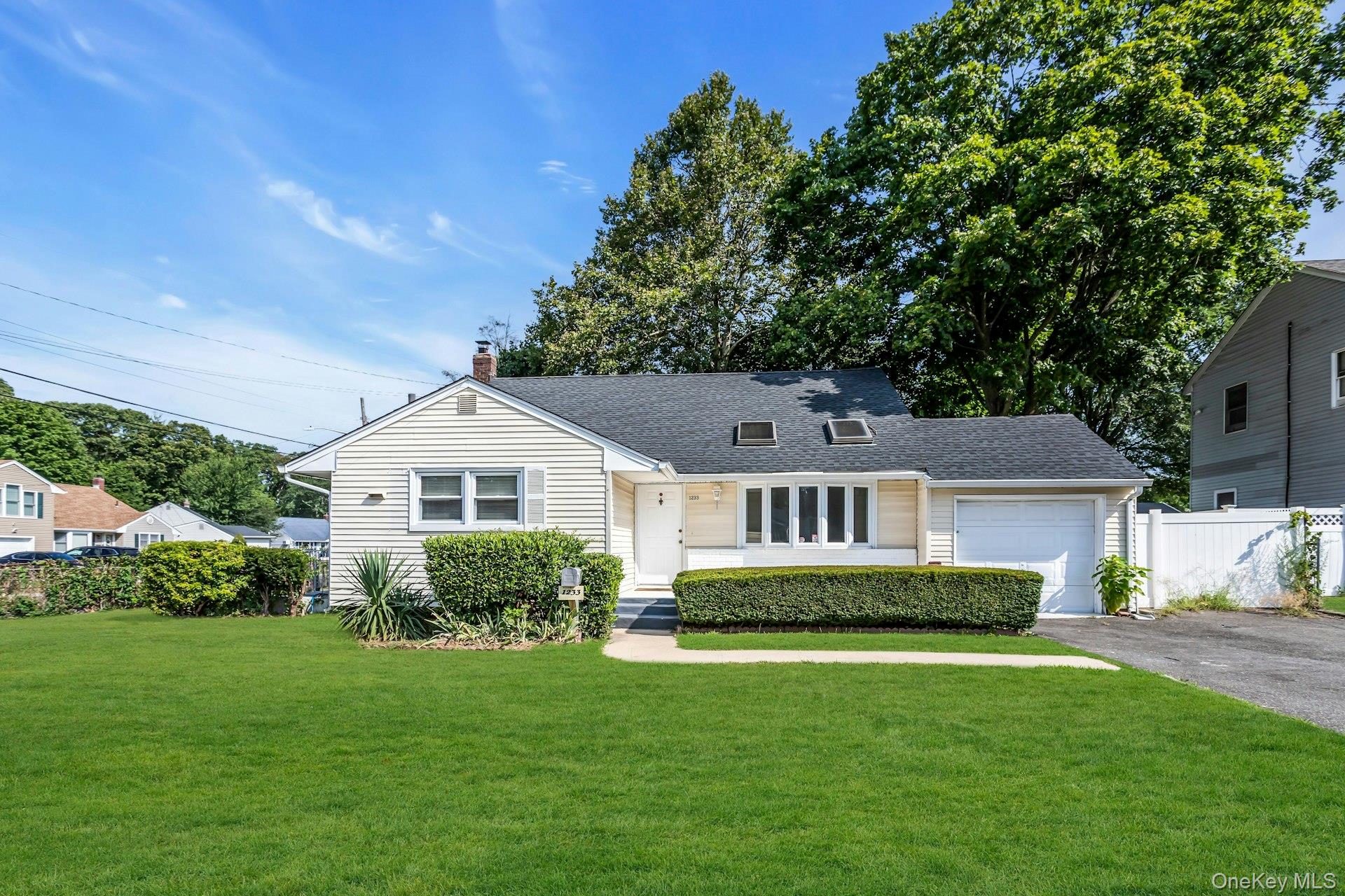 1233 August Road, North Babylon, NY 11703