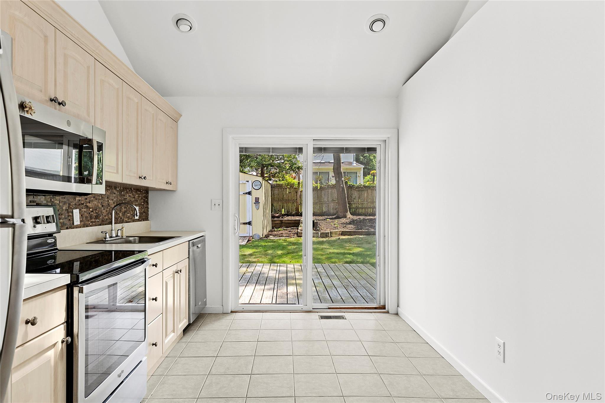 8 Dogwood Road, Rocky Point, NY 11778