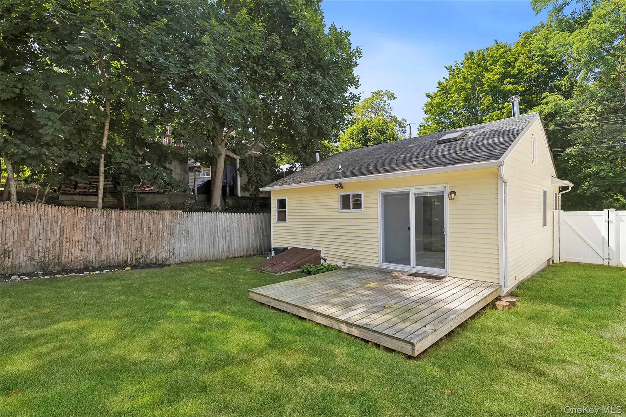 8 Dogwood Road, Rocky Point, NY 11778