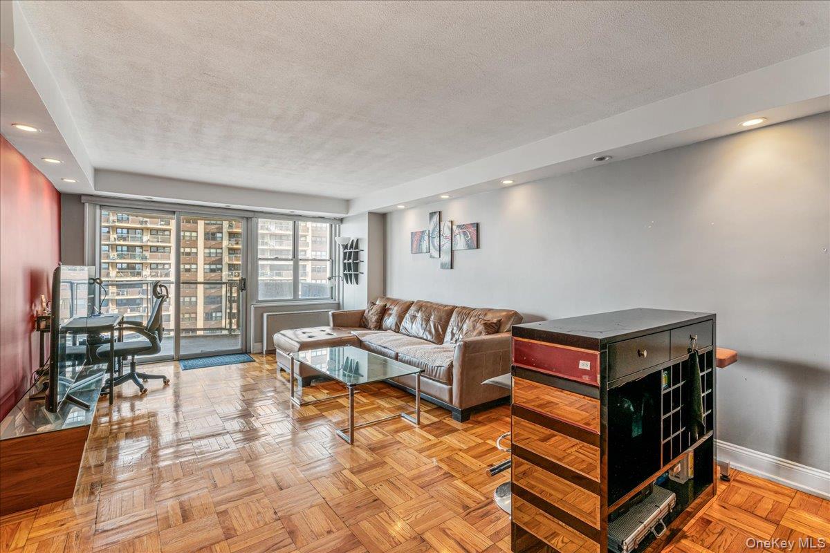 17-85 215th Street # 9L, Bayside, NY 11360