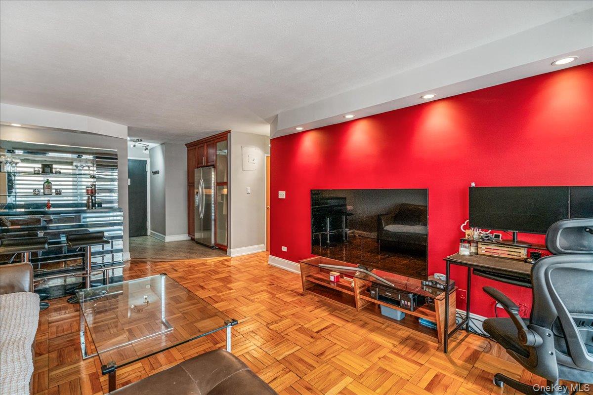 17-85 215th Street # 9L, Bayside, NY 11360