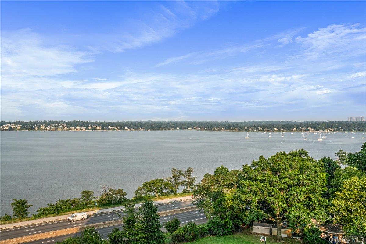 17-85 215th Street # 9L, Bayside, NY 11360