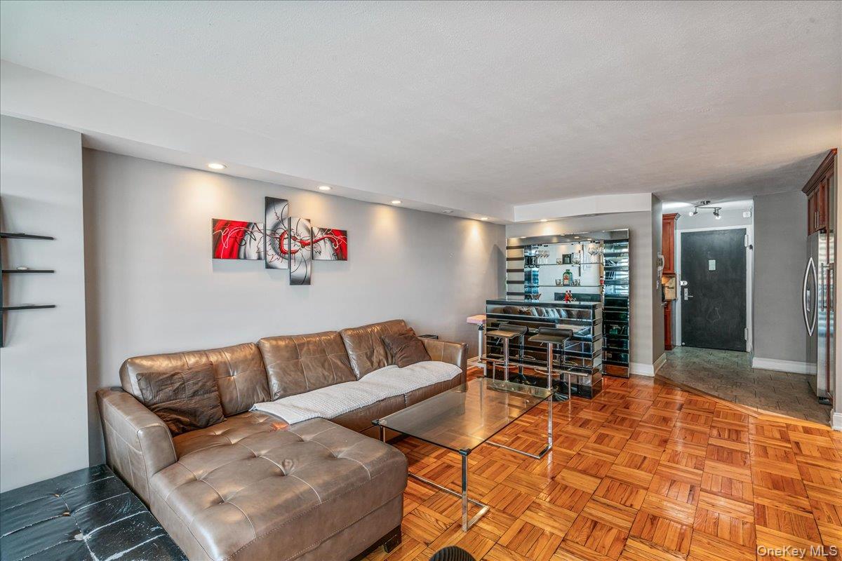 17-85 215th Street # 9L, Bayside, NY 11360