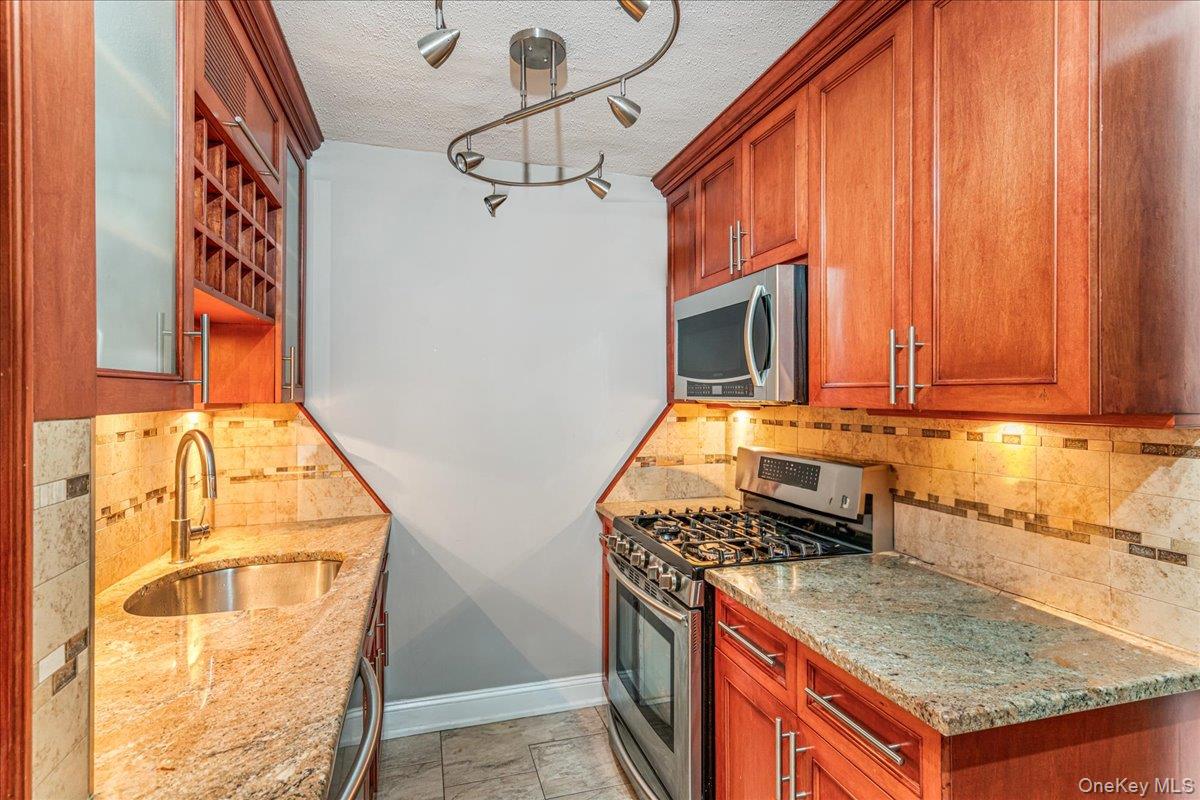 17-85 215th Street # 9L, Bayside, NY 11360