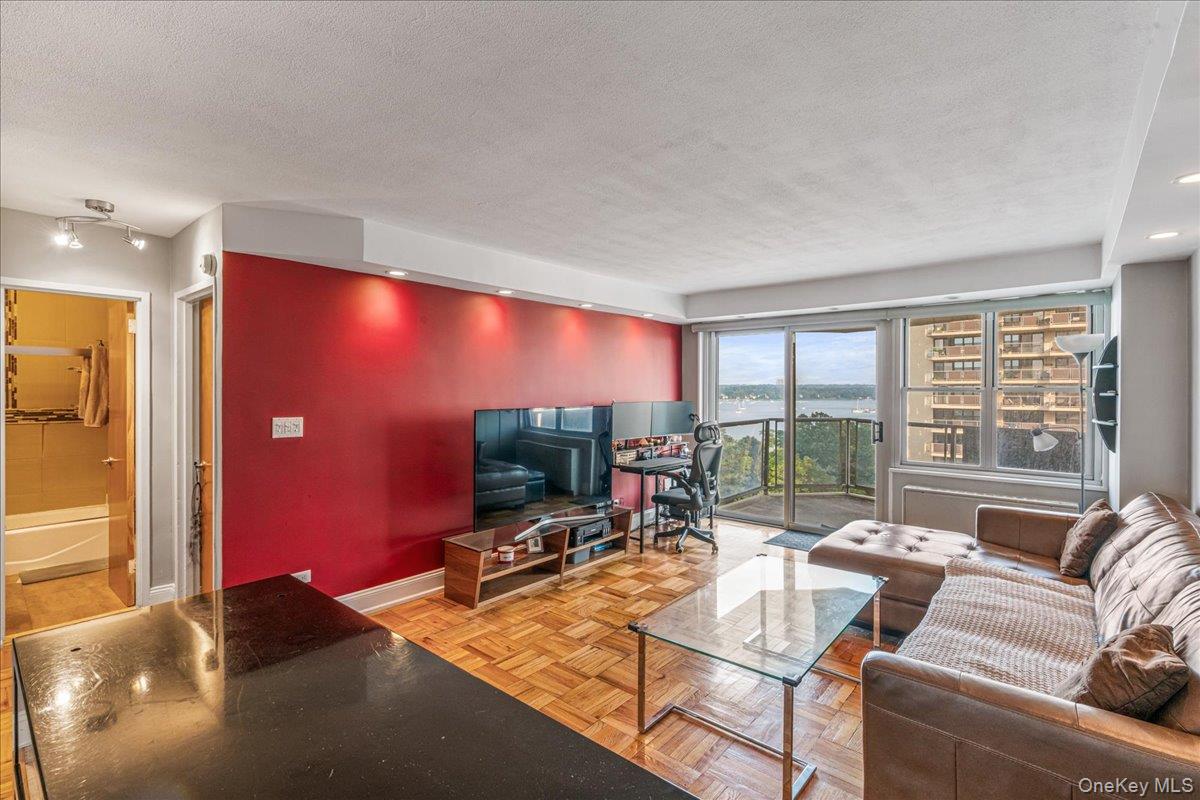 17-85 215th Street # 9L, Bayside, NY 11360